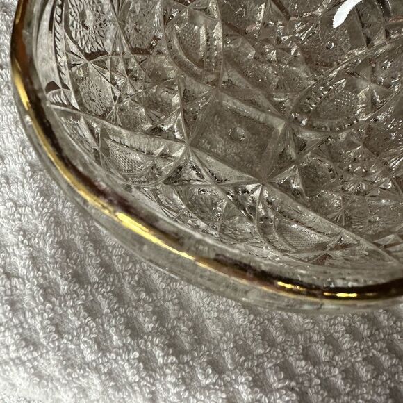 Vintage glass bowl with gold edge - Picture 5 of 7